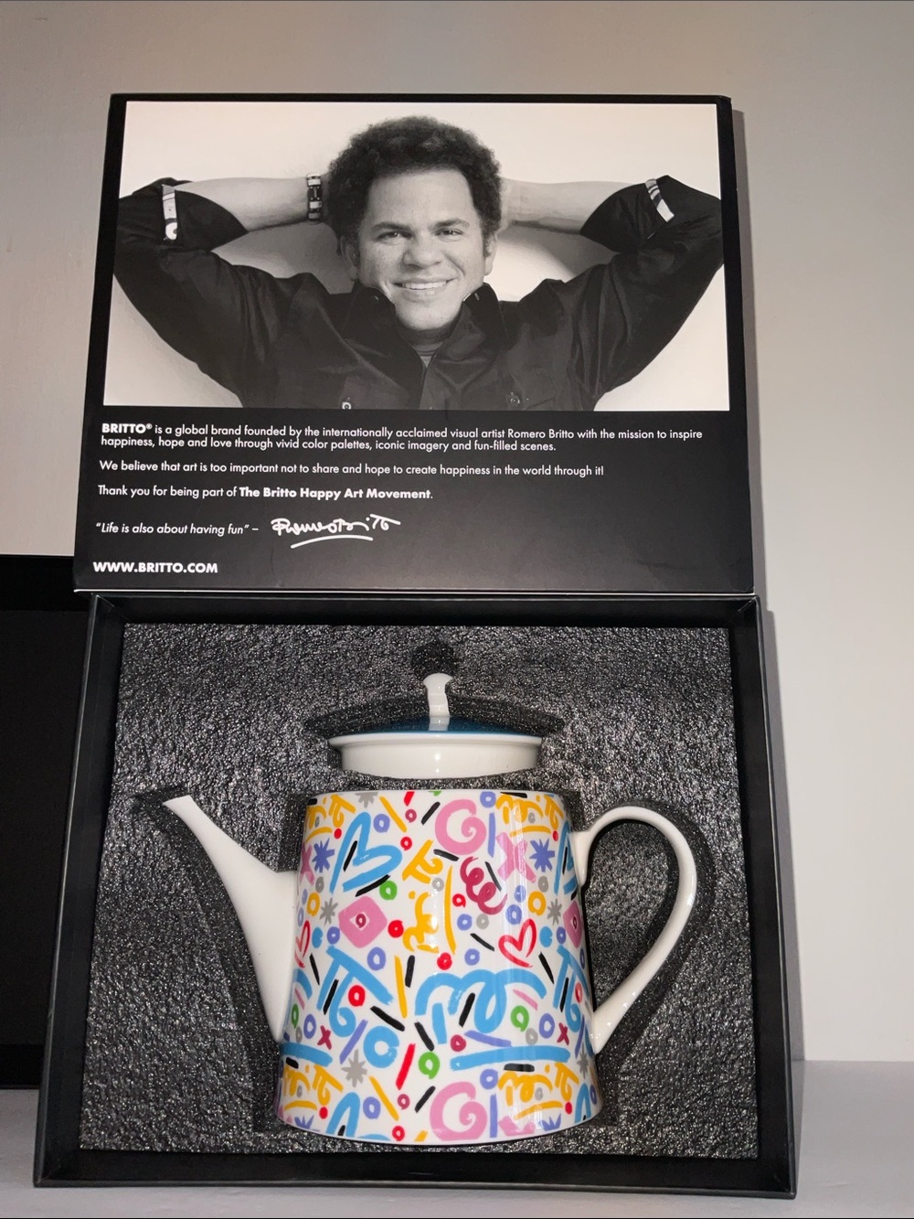 ROMERO BRITTO BRUSH STROKES SERIES BONE CHINA TEAPOT COFFEE POT NIB